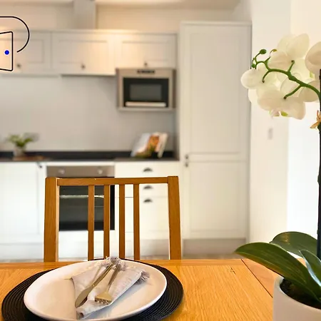 No 6 Polkastays Ivy Farm Orchard * Little Plumpton