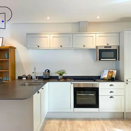 No 6 Polkastays Ivy Farm Orchard * Little Plumpton