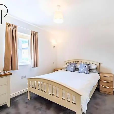 No 6 Polkastays Ivy Farm Orchard *