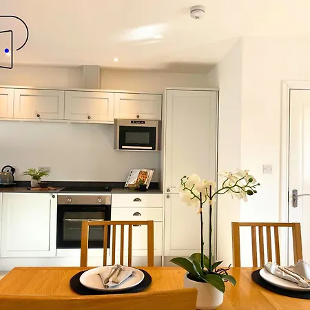 No 6 Polkastays Ivy Farm Orchard *