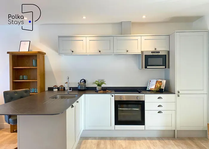 No 6 Polkastays Ivy Farm Orchard * Little Plumpton