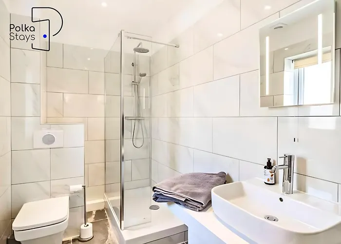 No 6 Polkastays Ivy Farm Orchard * Little Plumpton